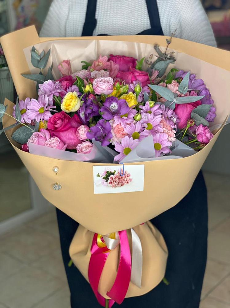 Букет цветов из: Хризантемы, Гвоздики и Альстромерии в Константиновской Ставропольского края