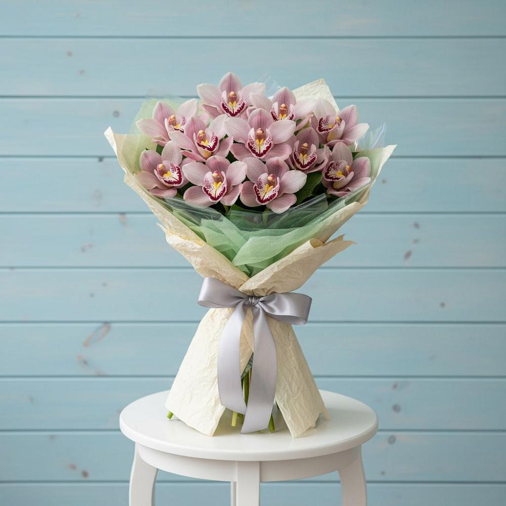 Букет цветов из: Орхидеи и Розы в Константиновской Ставропольского края