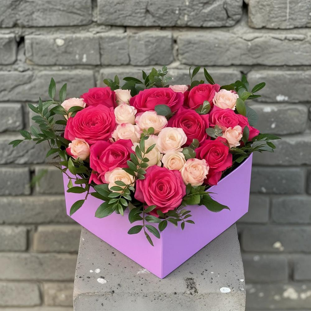 Цветочная композиция из Розы в коробке в Константиновской Ставропольского края