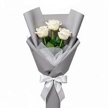 Букет 3 белые розы в Константиновской Ставропольского края