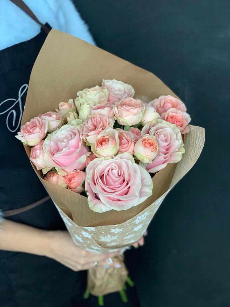 Букет цветов из: Хризантемы и Розы в Константиновской Ставропольского края