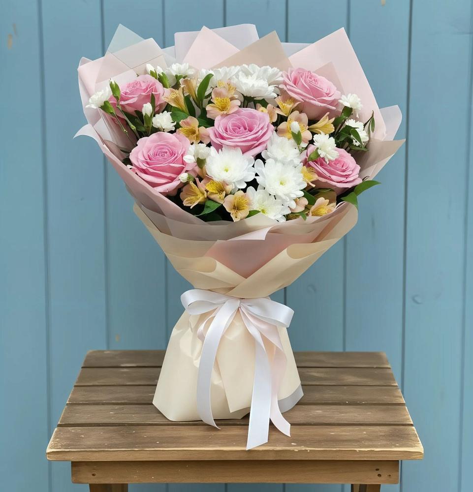 Букет цветов из: Гвоздики, Орхидеи и Розы в Константиновской Ставропольского края