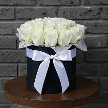 Цветочная композиция из Розы в шляпной коробке в Константиновской Ставропольского края