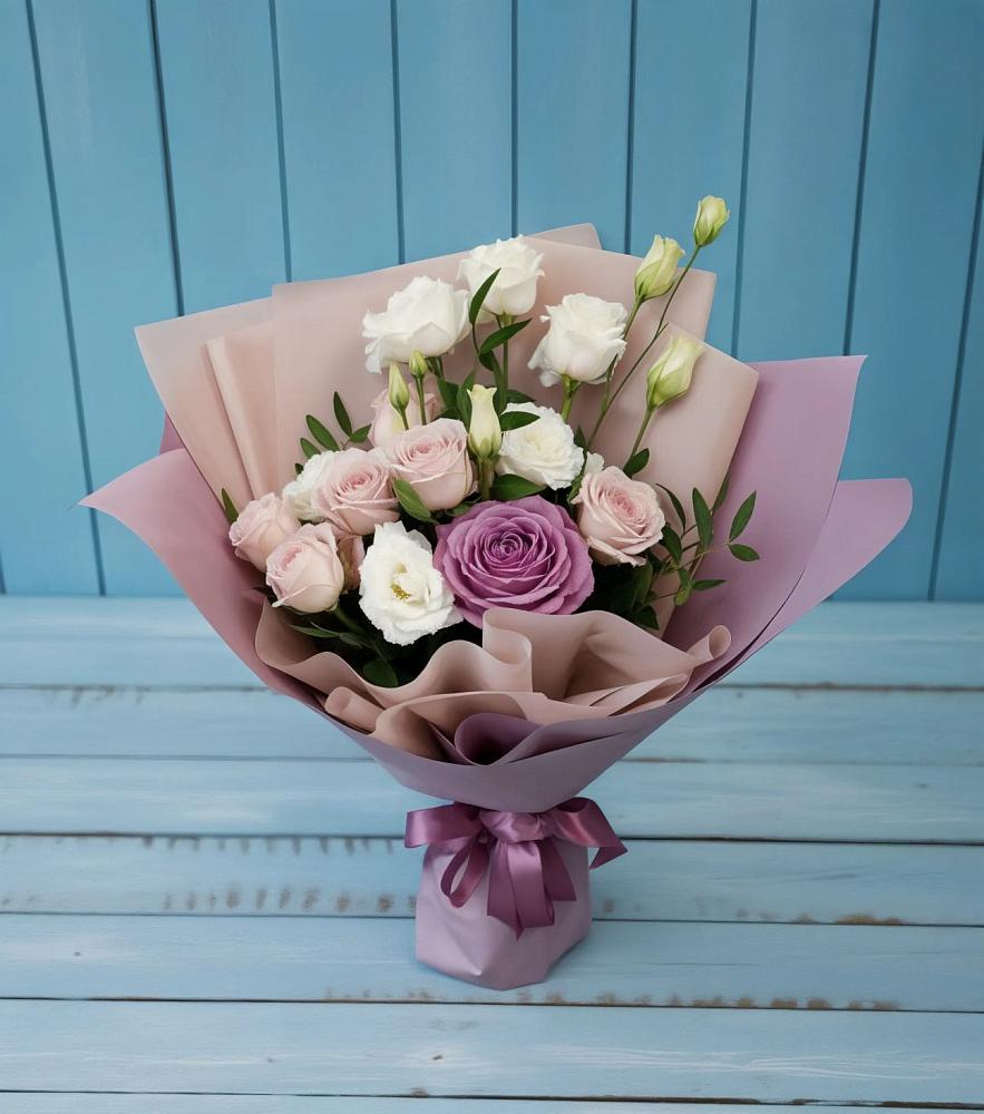 Букет цветов из: Розы и Лизиантусы в Константиновской Ставропольского края